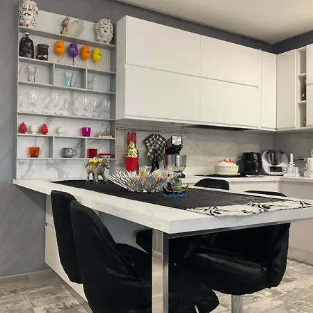 Al Chiaro Di Luna Apartment *